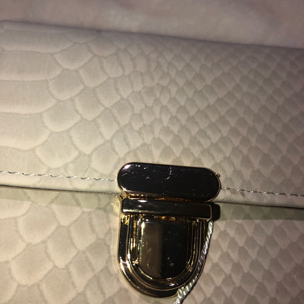 🌟NWT🌟Faux Snake Print Lock Wallet - Picture 3 of 8